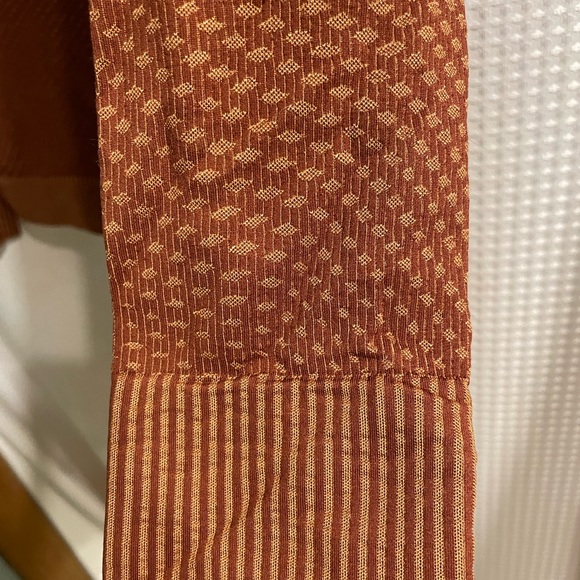 Lulu lemon activewear shirt - Picture 5 of 5